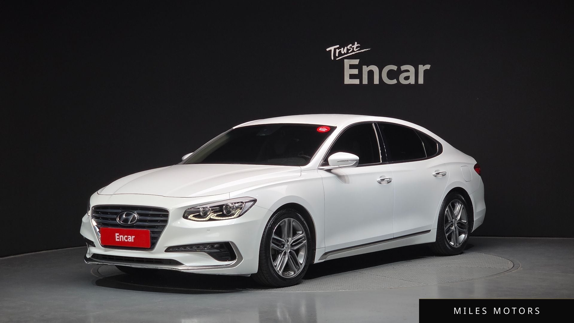 Hyundai Grandeur 2017 — фото 1 из 12