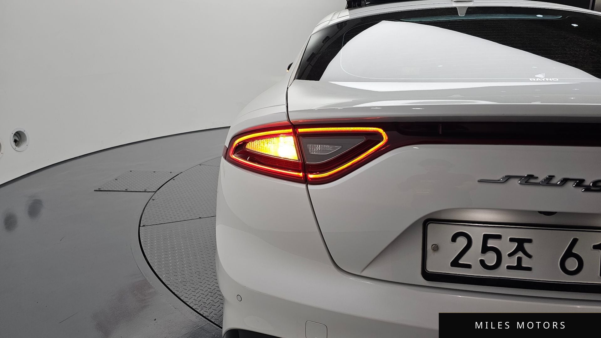 Kia Stinger 2018 — миниатюра 9