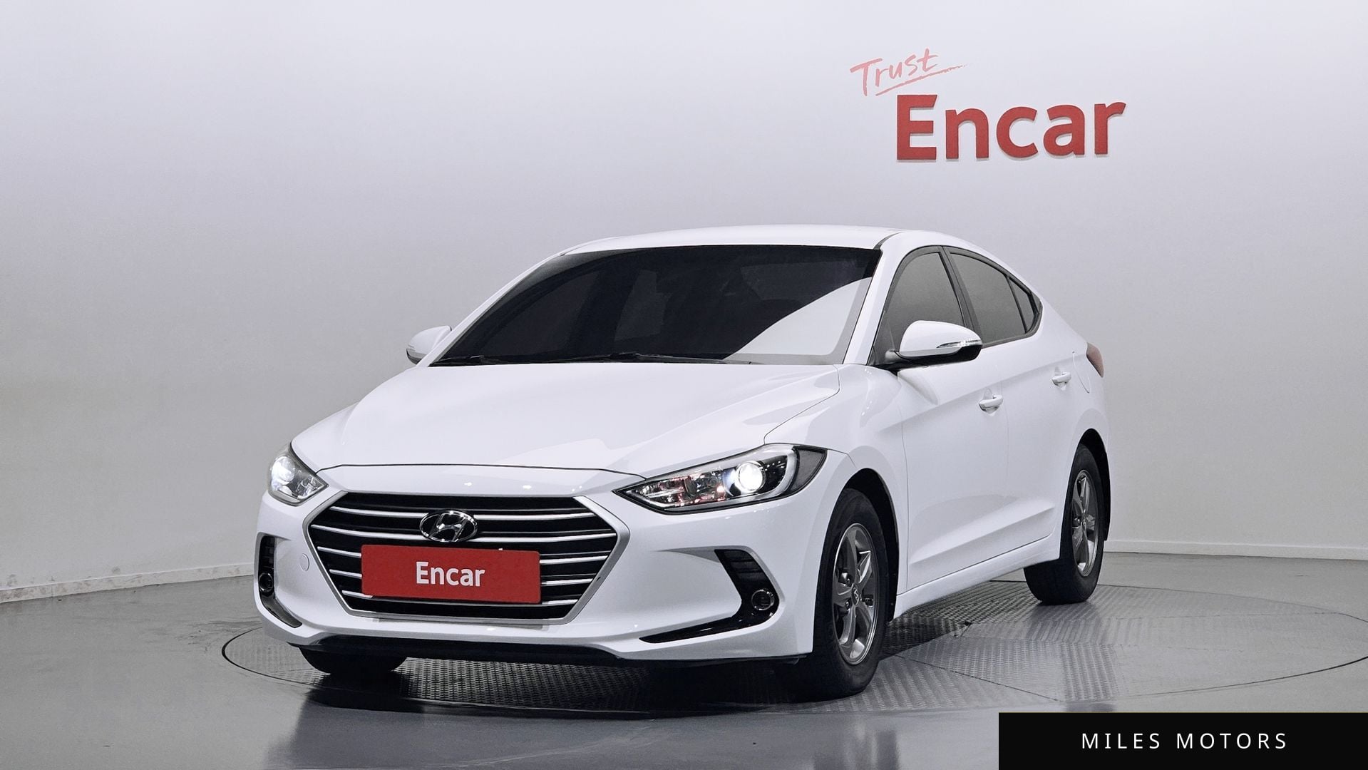 Hyundai AVANTE 2018 — фото 1 из 12