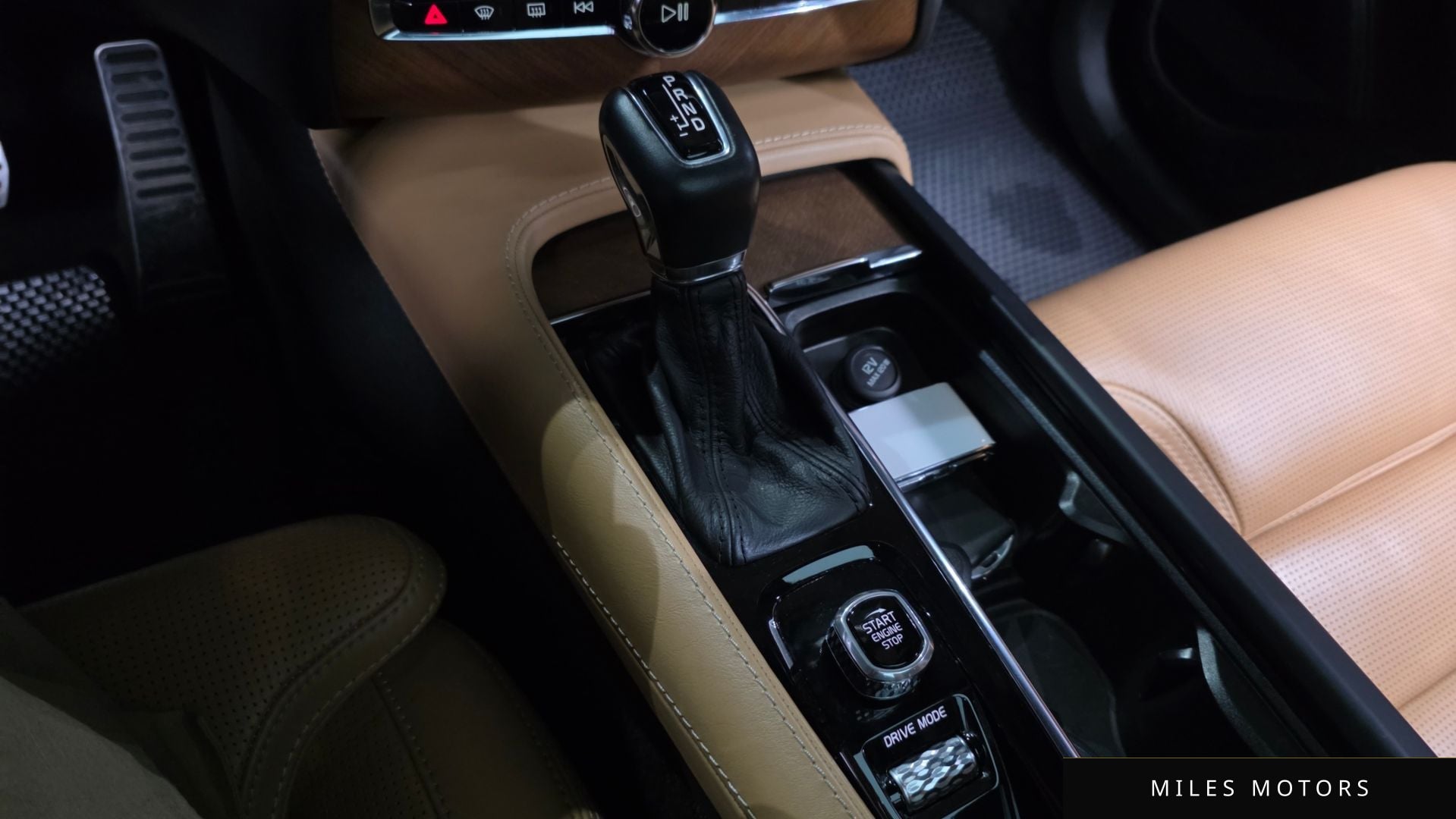 Volvo XC90 2018 — миниатюра 12