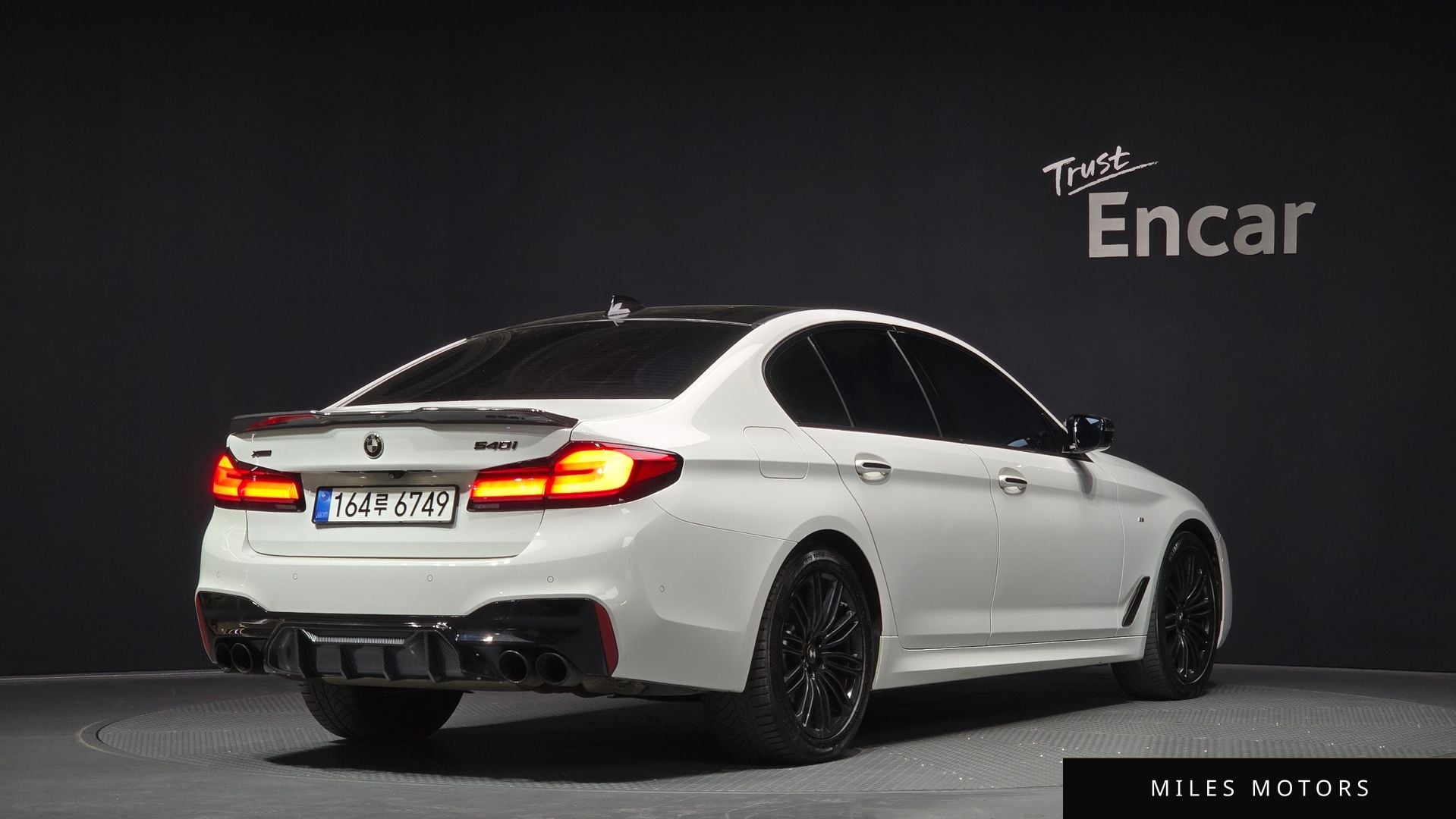 BMW 5 Series (G30) 2018 — фото 1 из 12