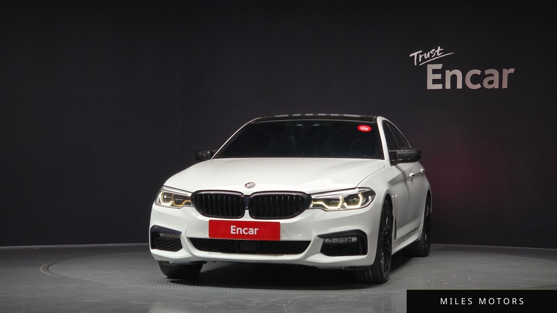 BMW 5 Series (G30) 2018 — миниатюра 3