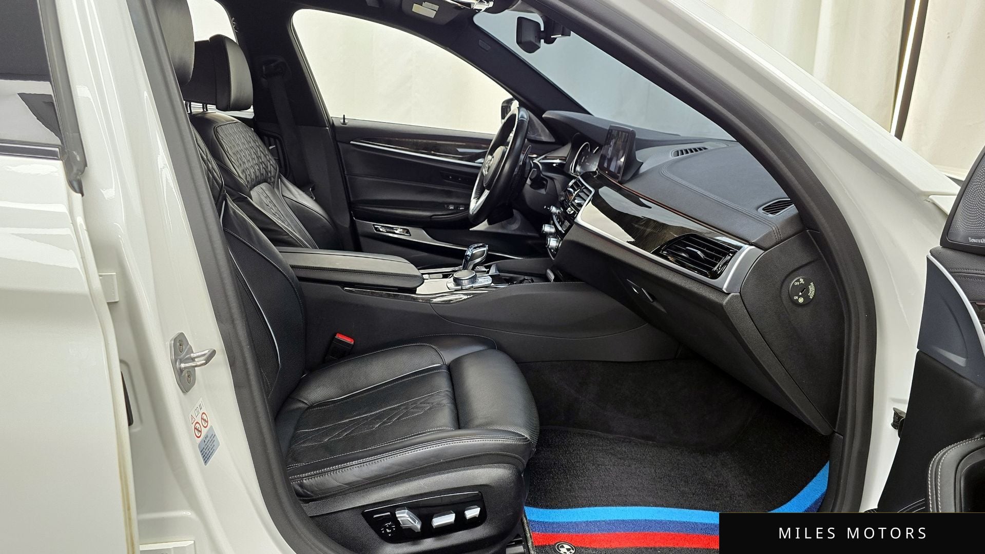 BMW 5 Series (G30) 2018 — миниатюра 11