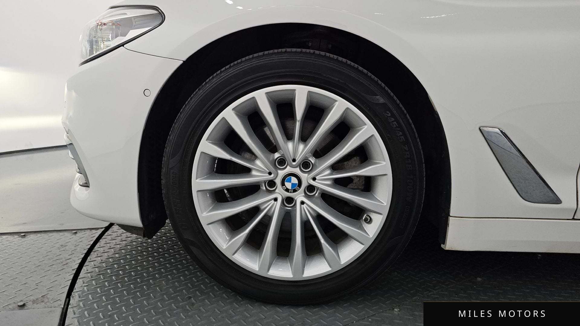 BMW 5 Series (G30) 2020 — миниатюра 4