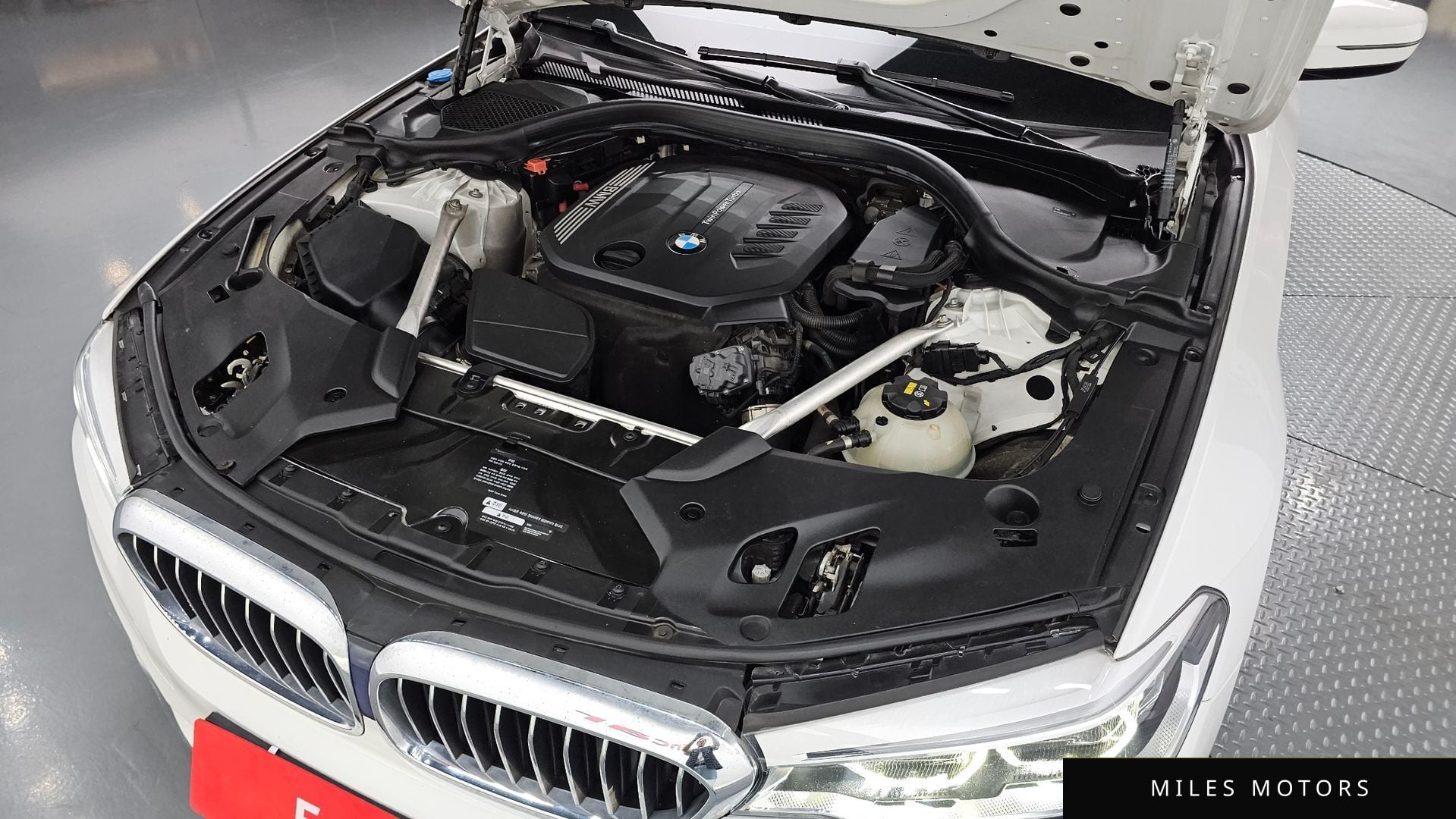 BMW 5 Series (G30) 2020 — миниатюра 5