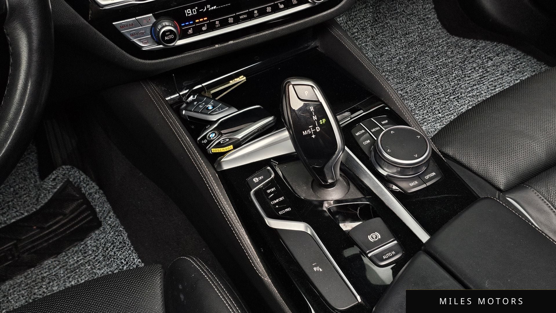 BMW 5 Series (G30) 2020 — миниатюра 11