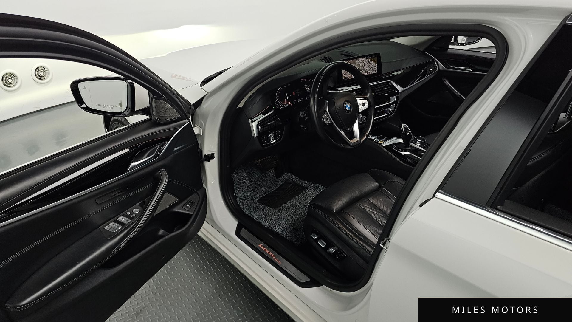 BMW 5 Series (G30) 2020 — миниатюра 12