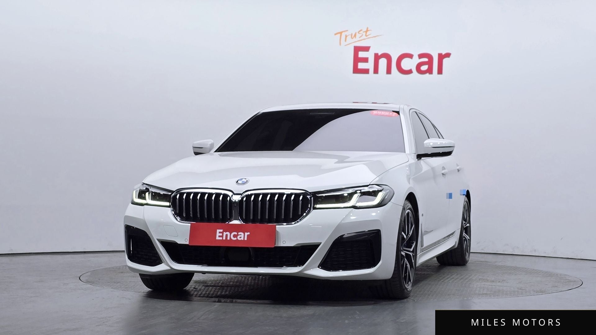 BMW 5 Series (G30) 2021 — миниатюра 2