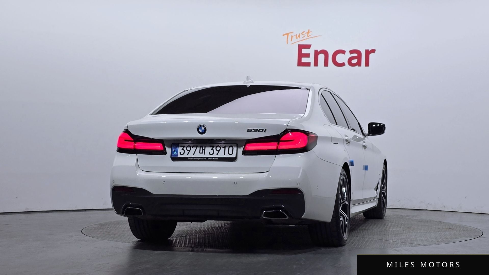 BMW 5 Series (G30) 2021 — миниатюра 3
