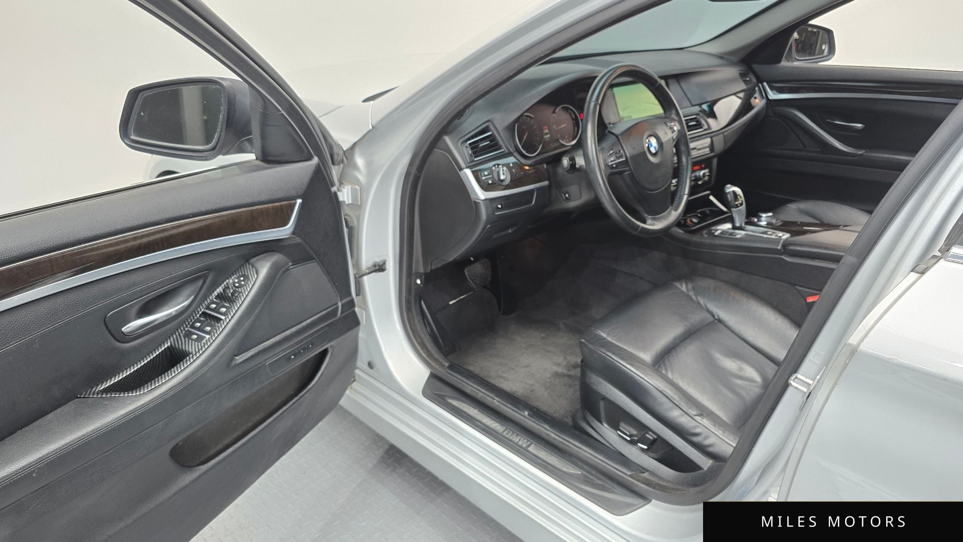 BMW 5 Series (F10) 2013 — миниатюра 10