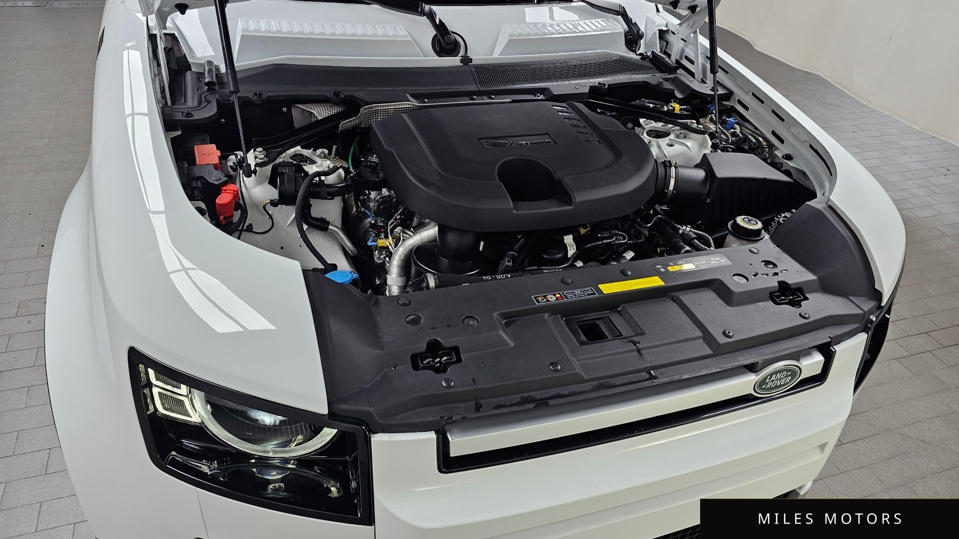 Land Rover Defender 2023 — миниатюра 6