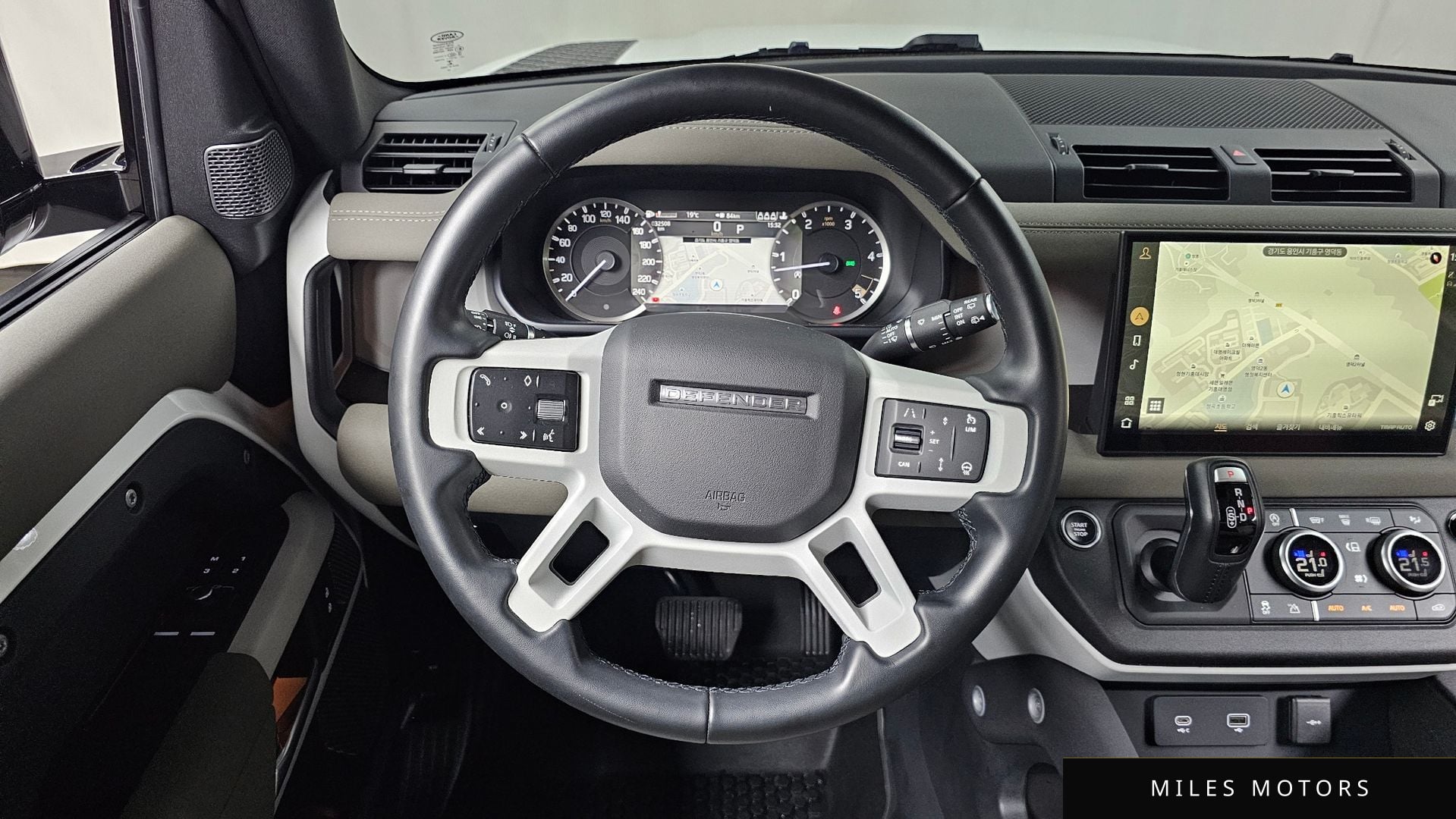 Land Rover Defender 2023 — миниатюра 20