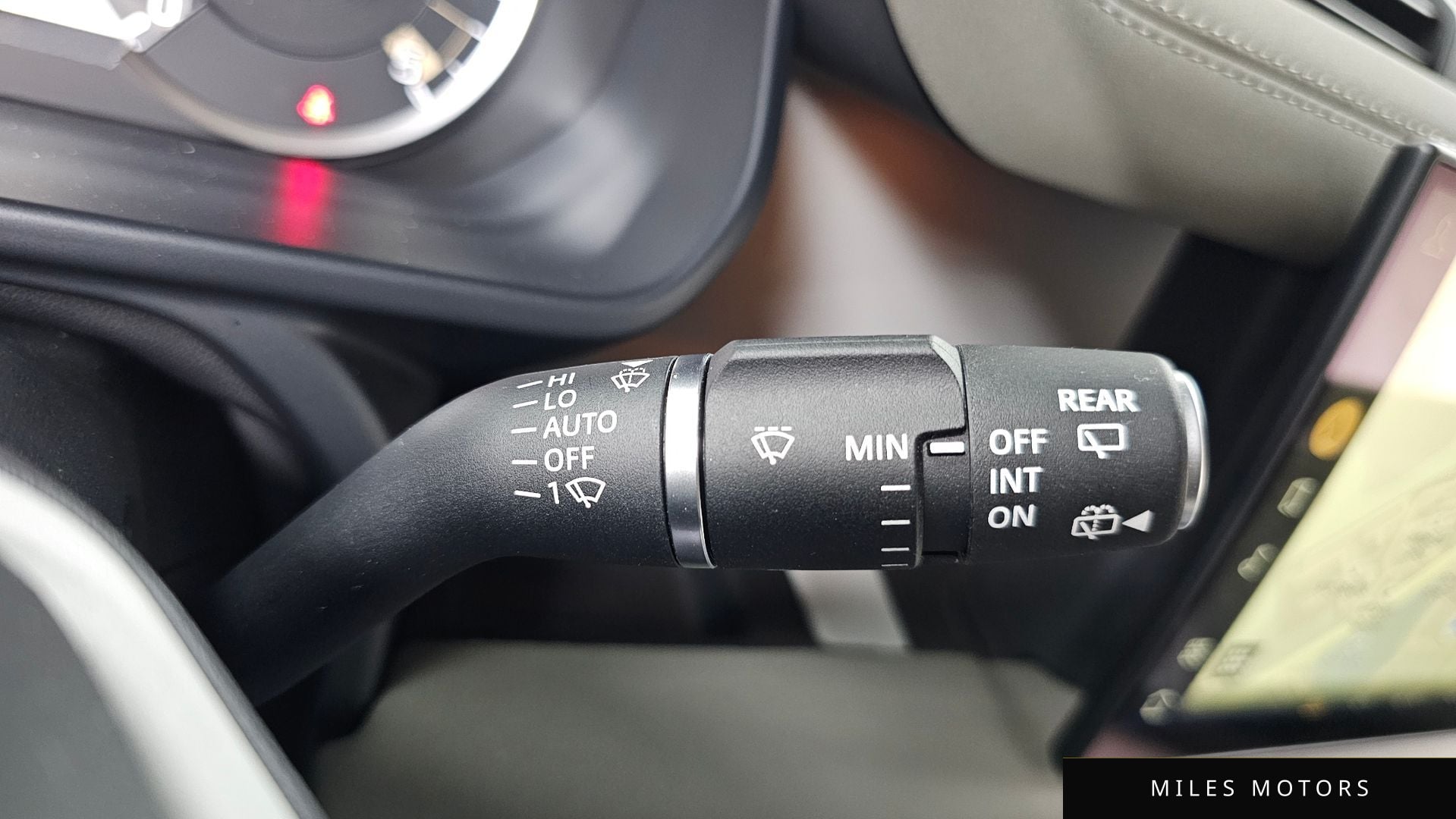 Land Rover Defender 2023 — миниатюра 28