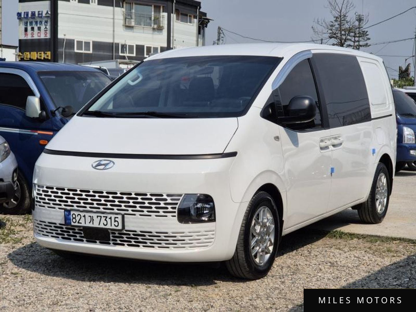 Hyundai Staria 2023 — миниатюра 2