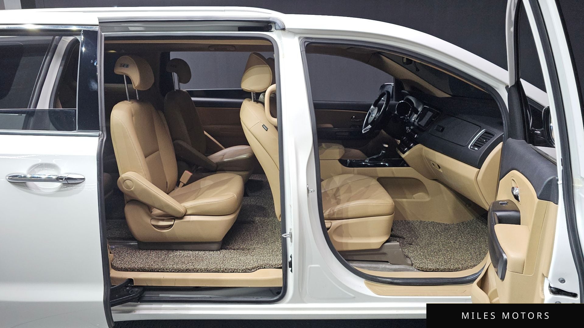 Kia Canival 2019 — миниатюра 25