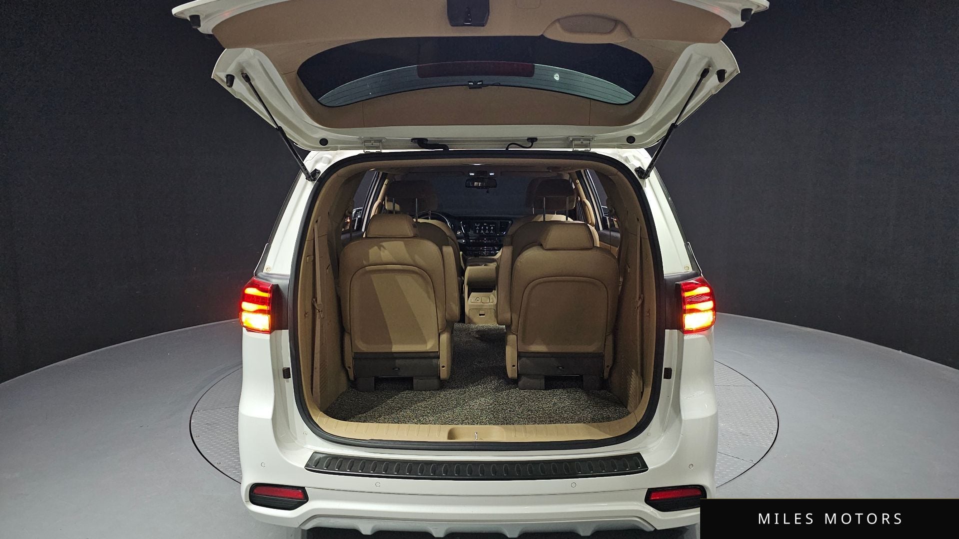 Kia Canival 2019 — миниатюра 26