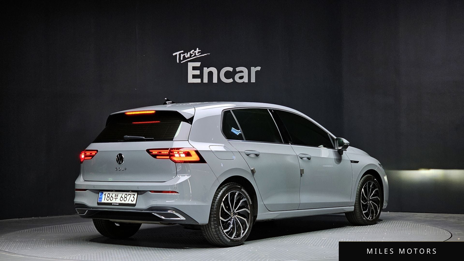 Volkswagen 골프 2023 — миниатюра 2