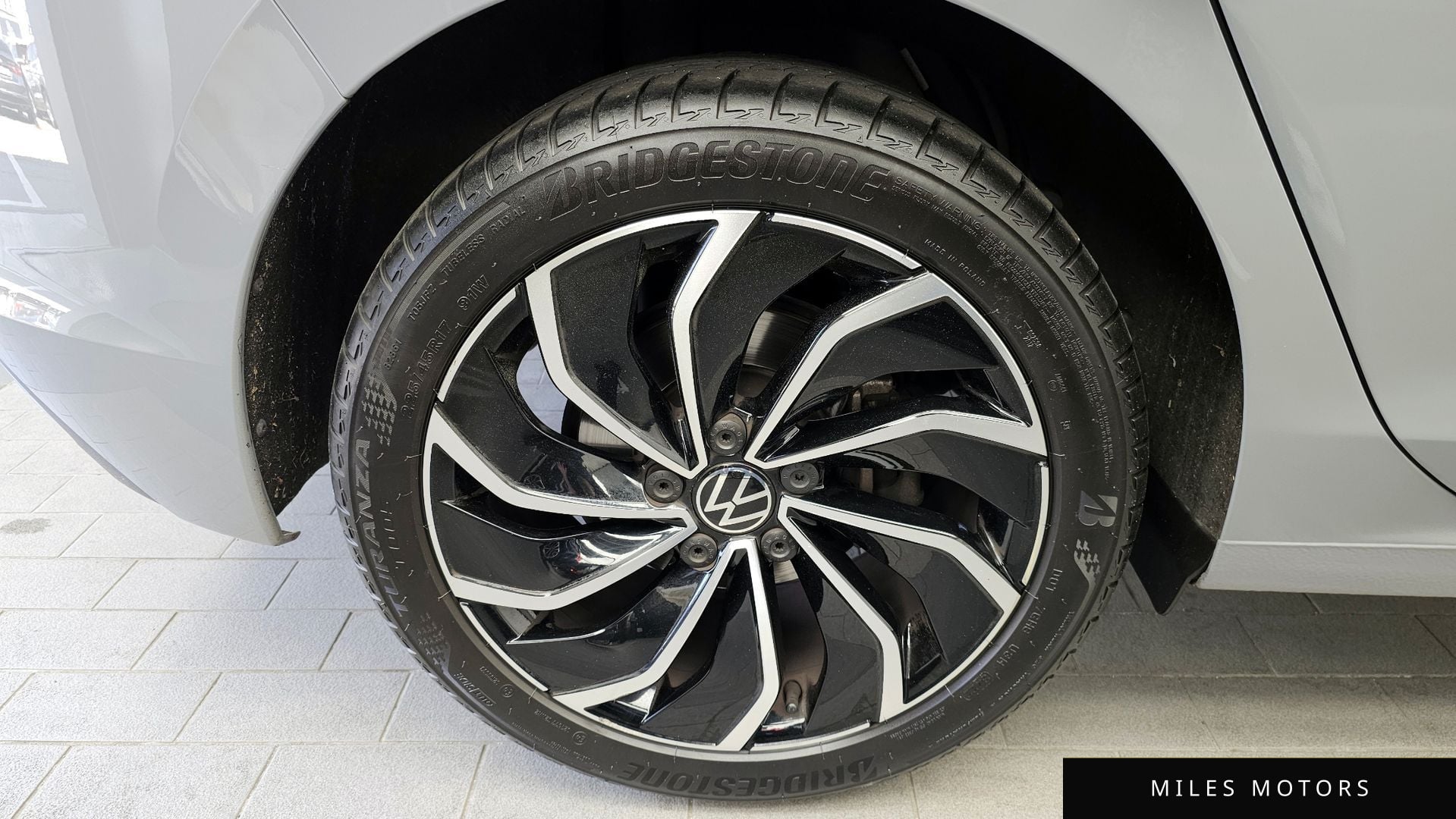 Volkswagen 골프 2023 — миниатюра 5
