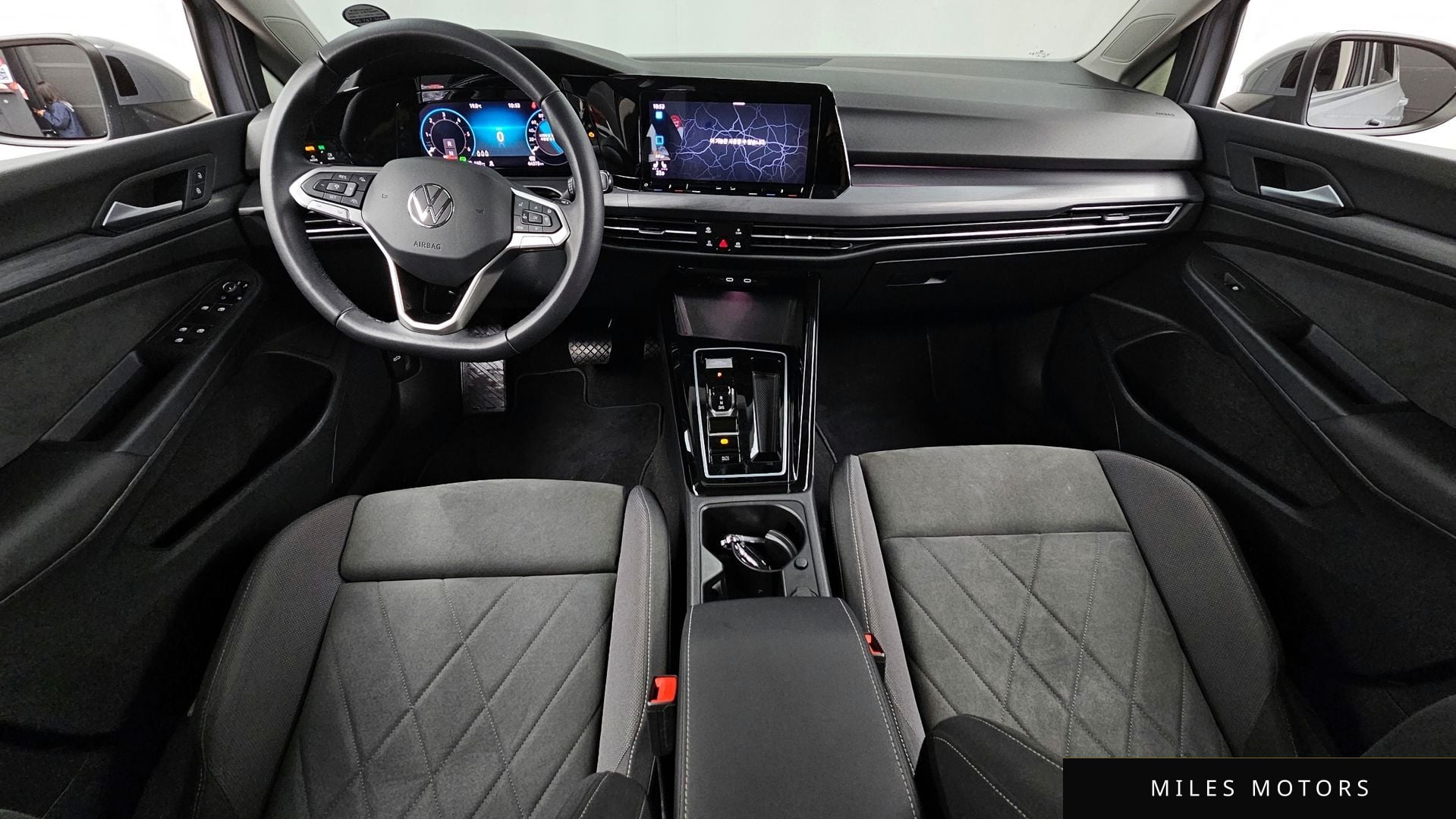 Volkswagen 골프 2023 — миниатюра 10