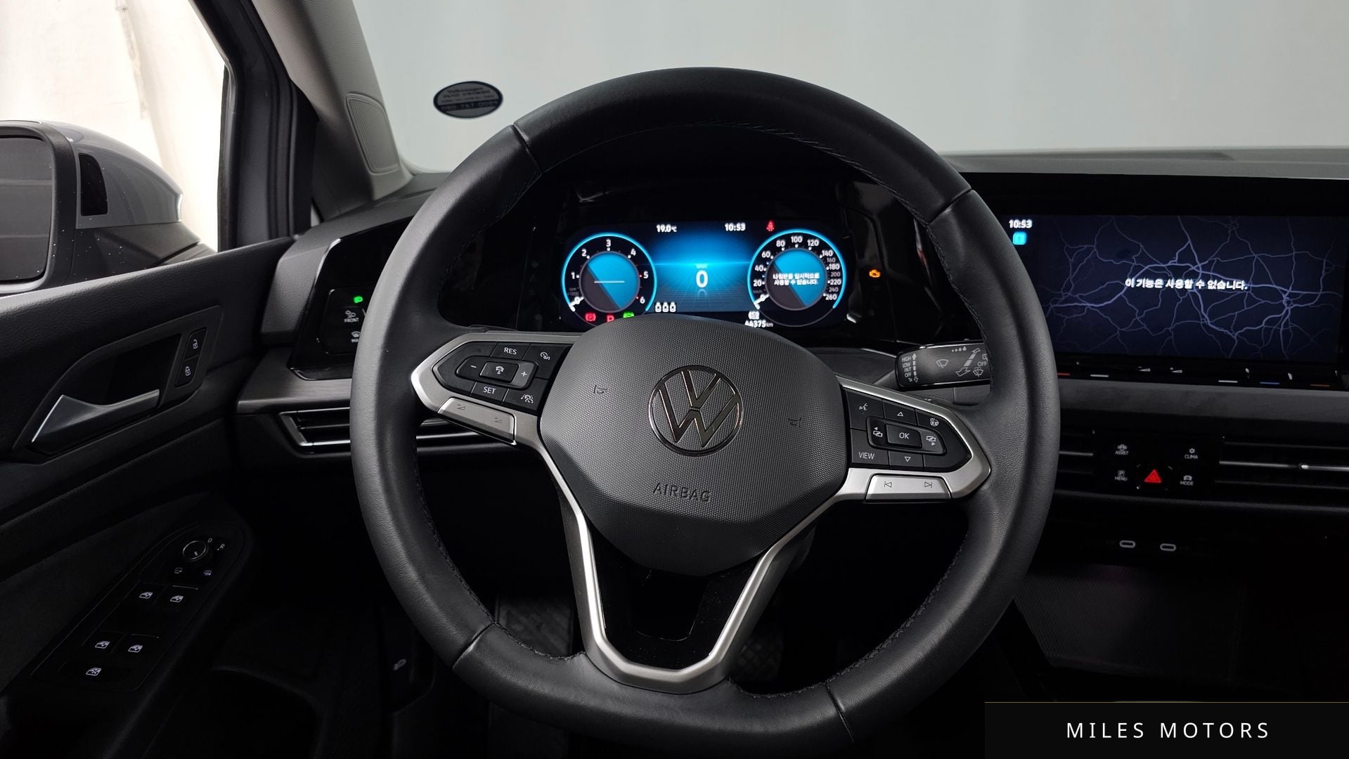 Volkswagen 골프 2023 — миниатюра 19