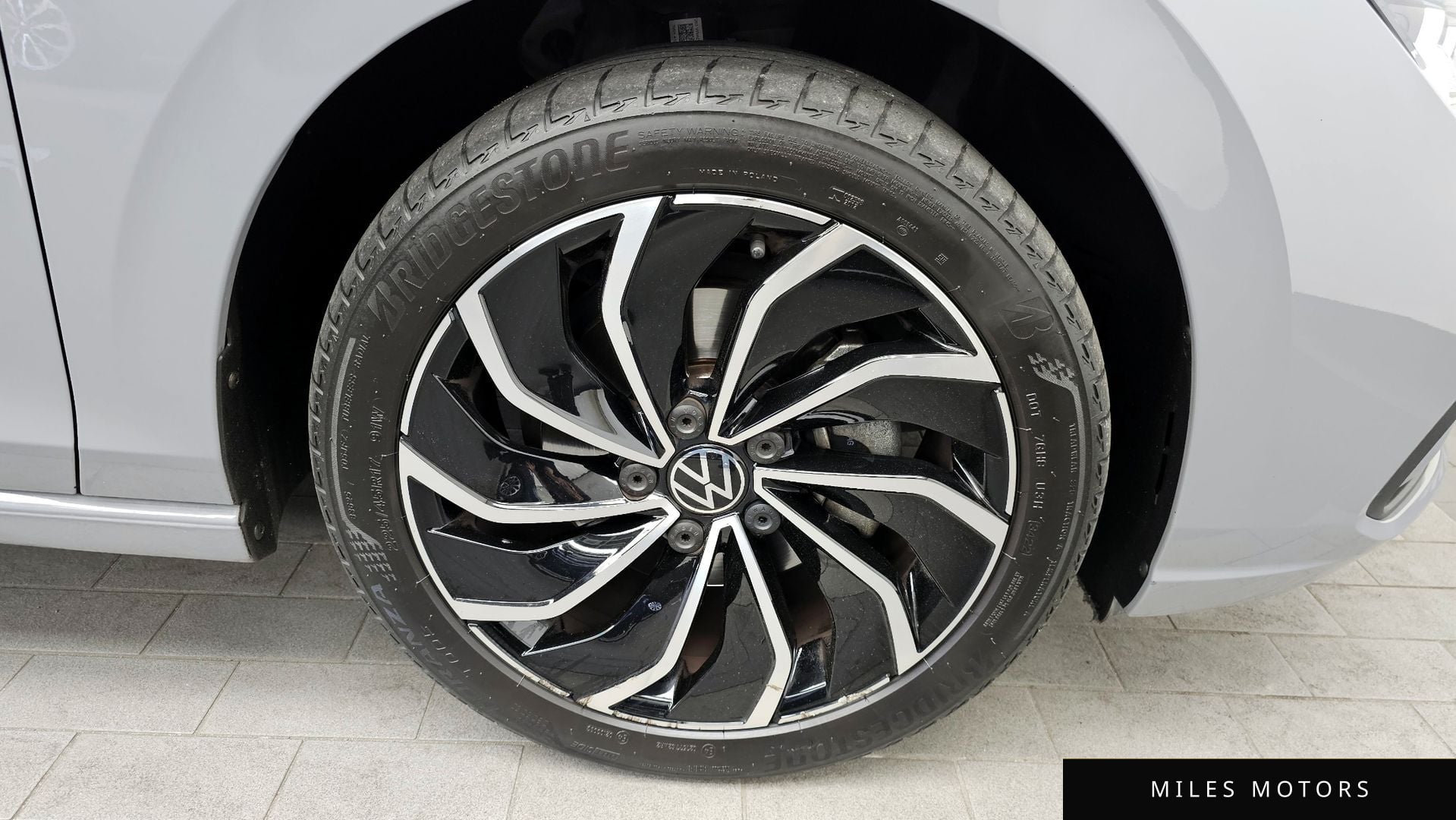 Volkswagen 골프 2023 — миниатюра 7