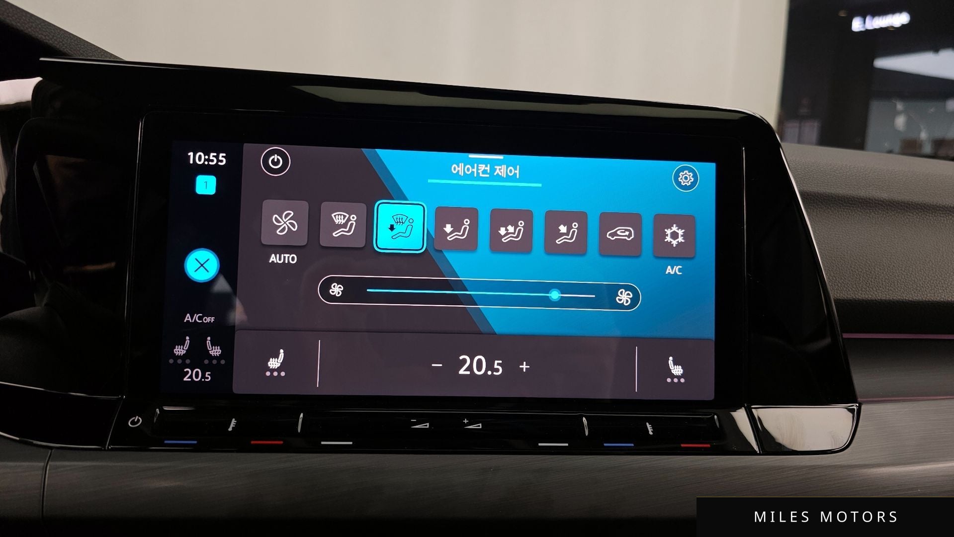 Volkswagen 골프 2023 — миниатюра 30