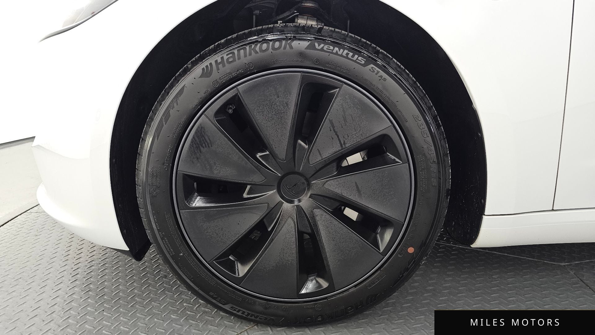 Tesla 모델 3 2025 — миниатюра 5