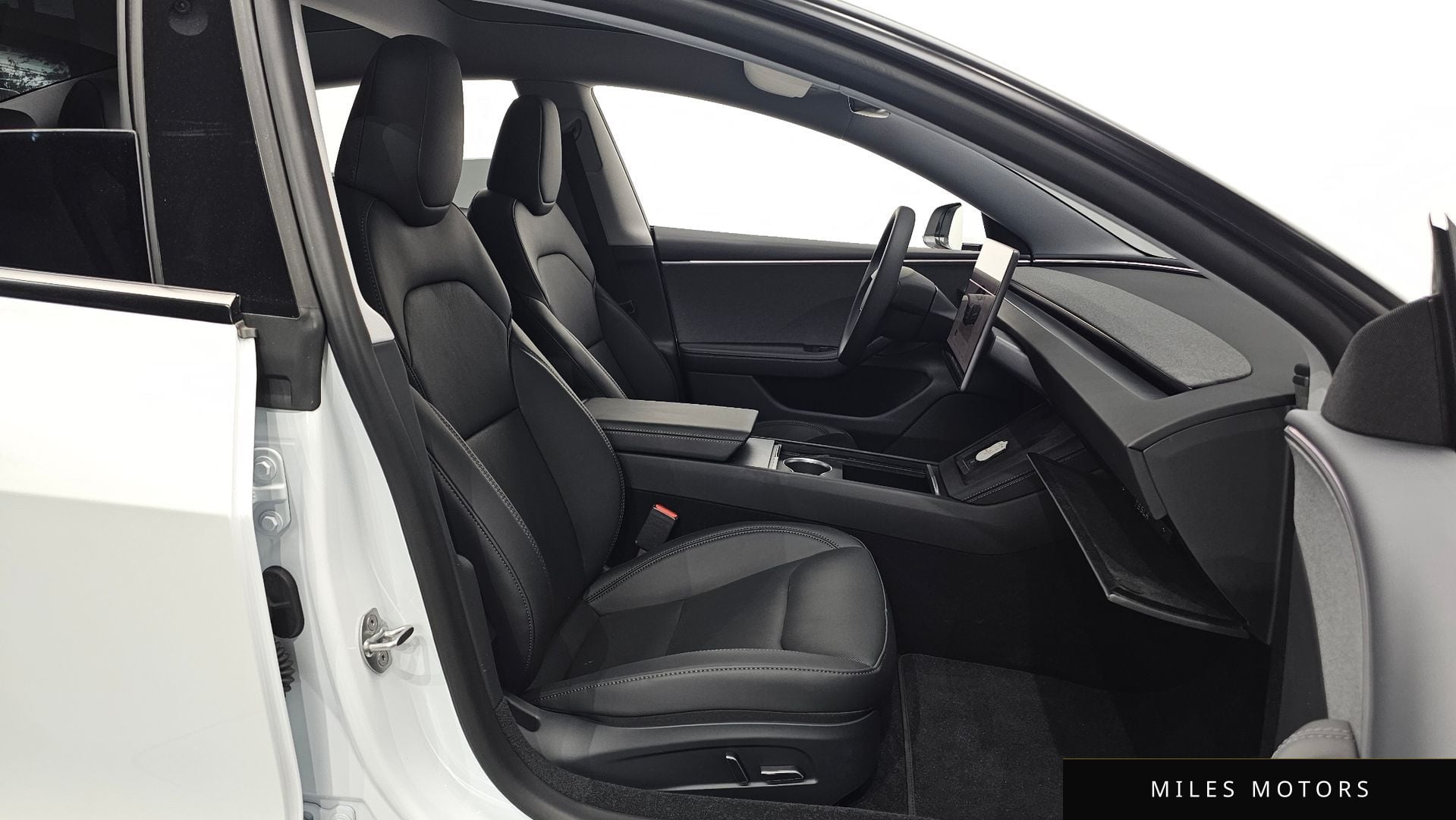 Tesla 모델 3 2025 — миниатюра 10