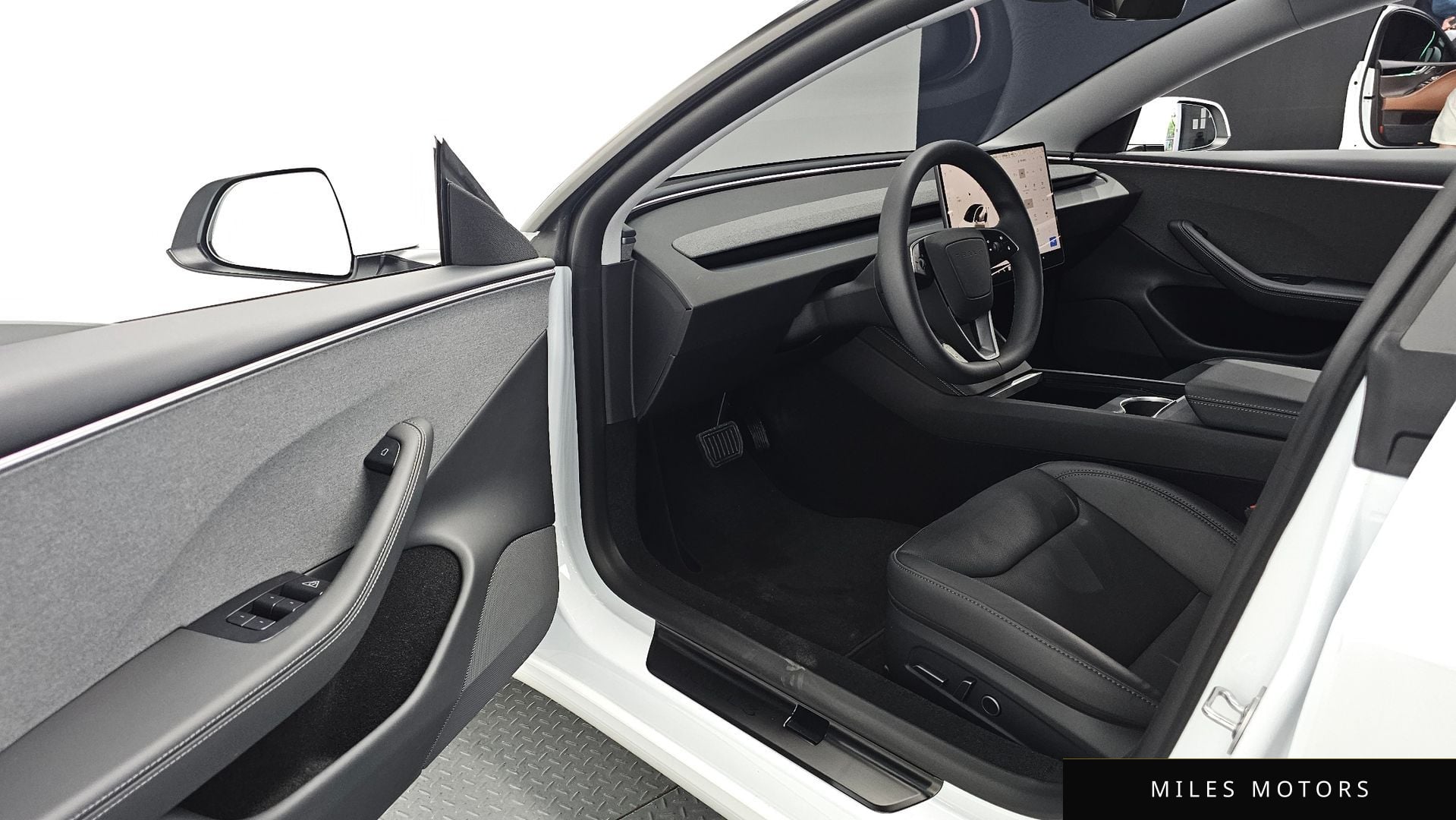 Tesla 모델 3 2025 — миниатюра 11
