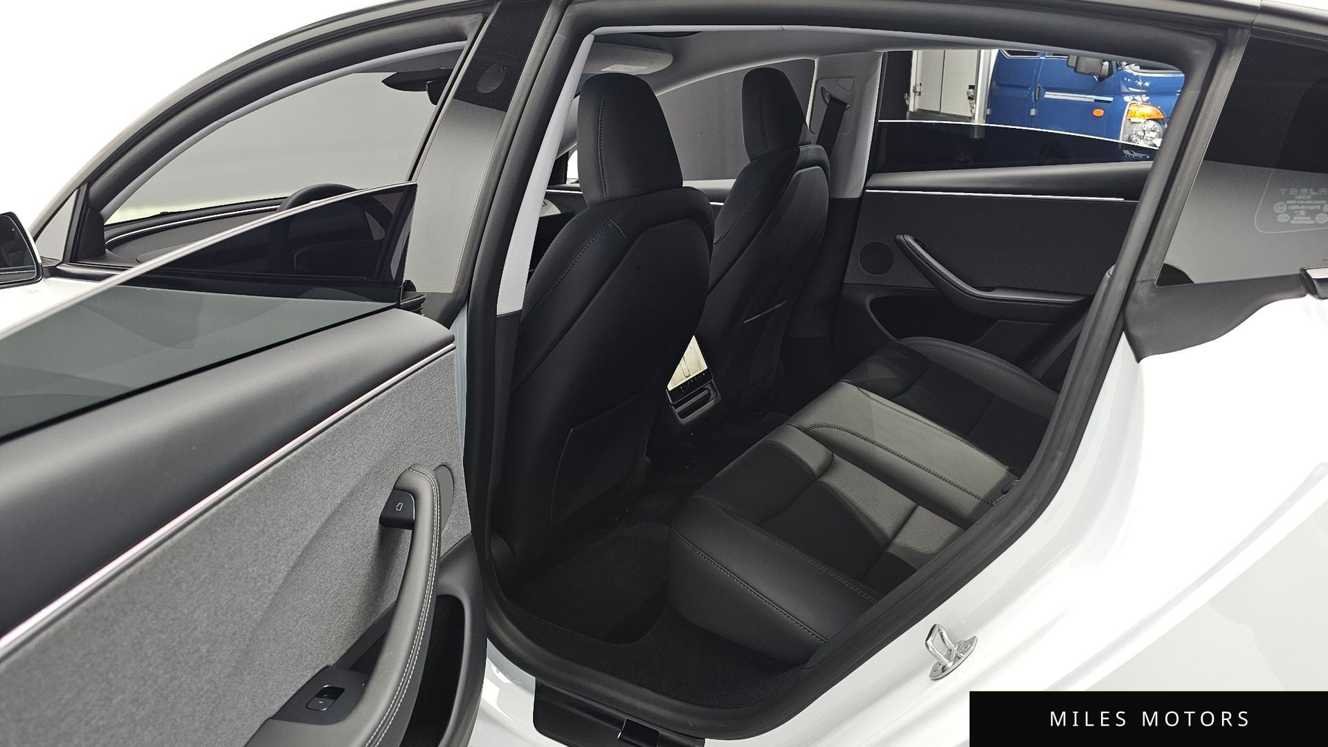 Tesla 모델 3 2025 — миниатюра 12