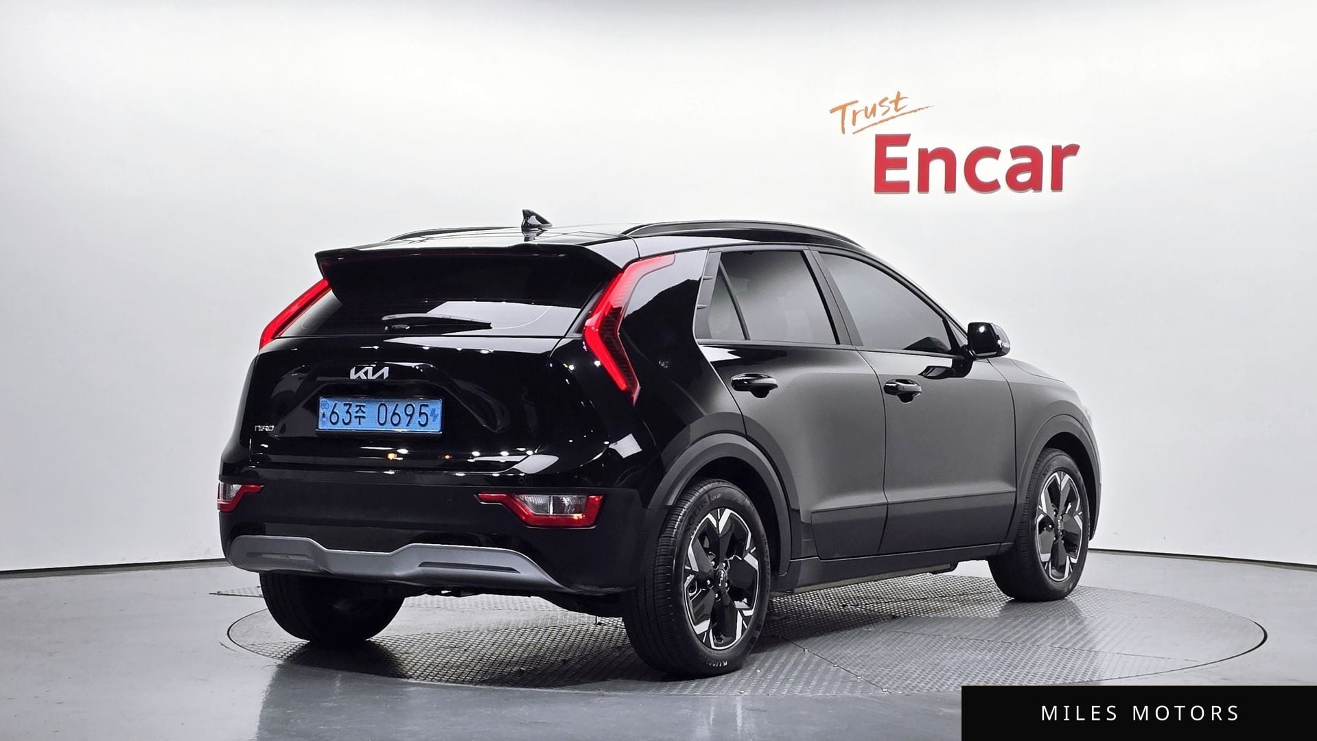 Kia Niro 2024 — фото 1 из 12