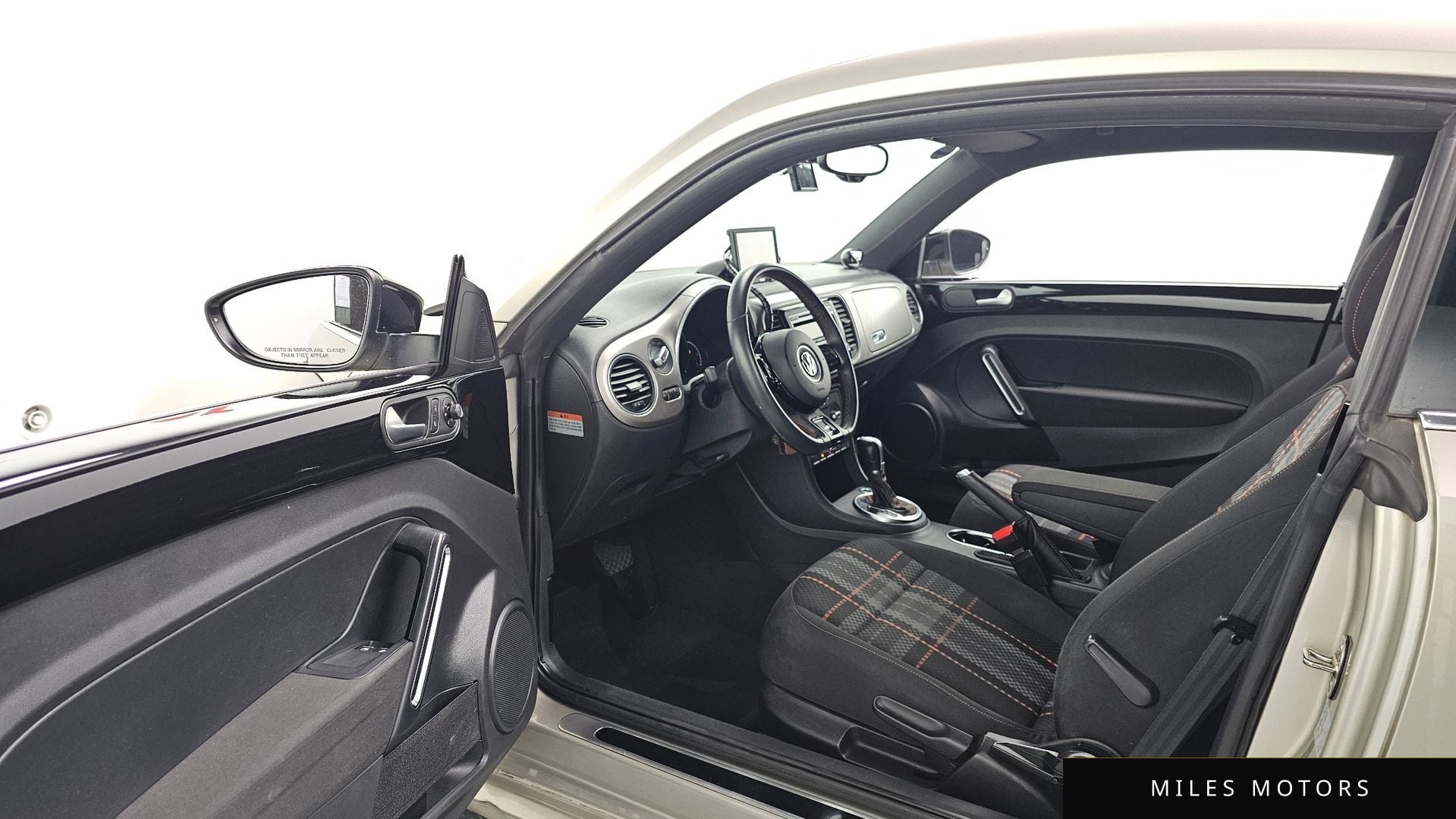 Volkswagen Beetle 2015 — миниатюра 10