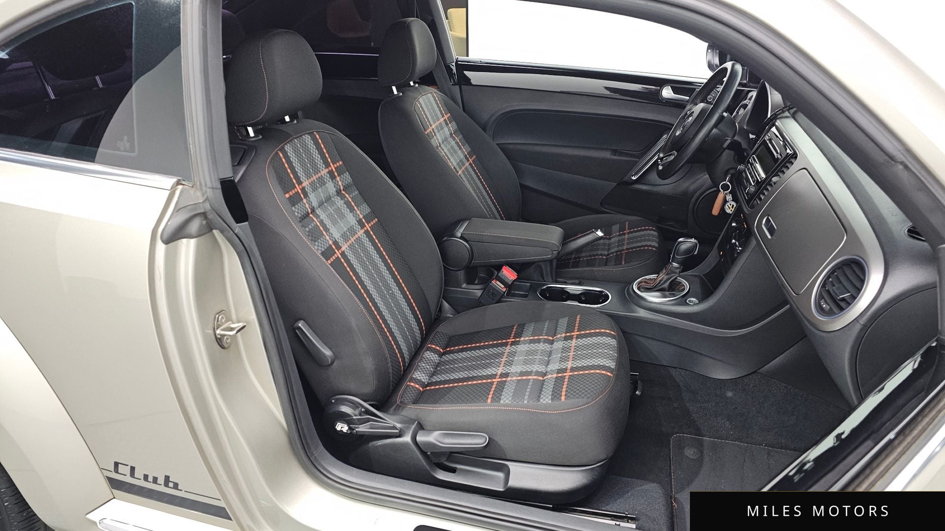 Volkswagen Beetle 2015 — миниатюра 11