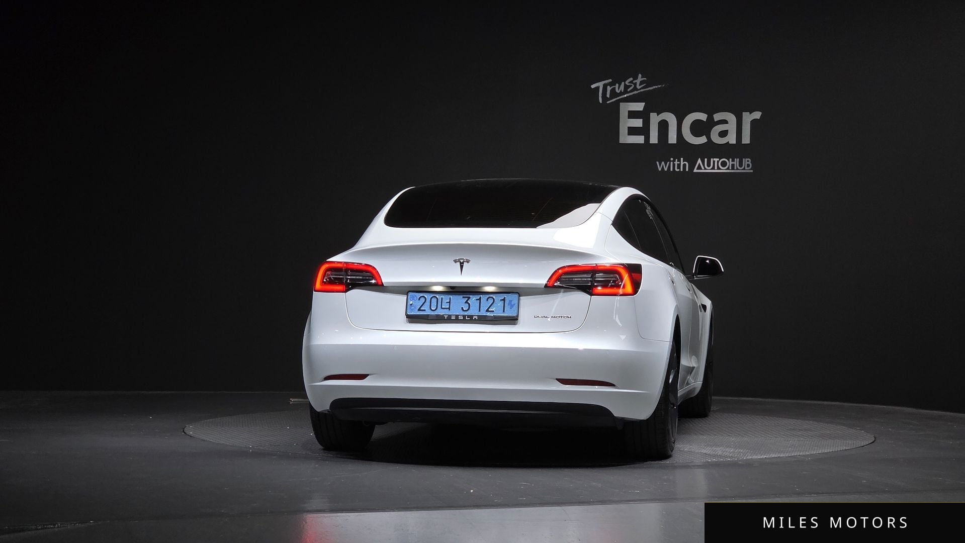 Tesla Model 3 2022 — миниатюра 4