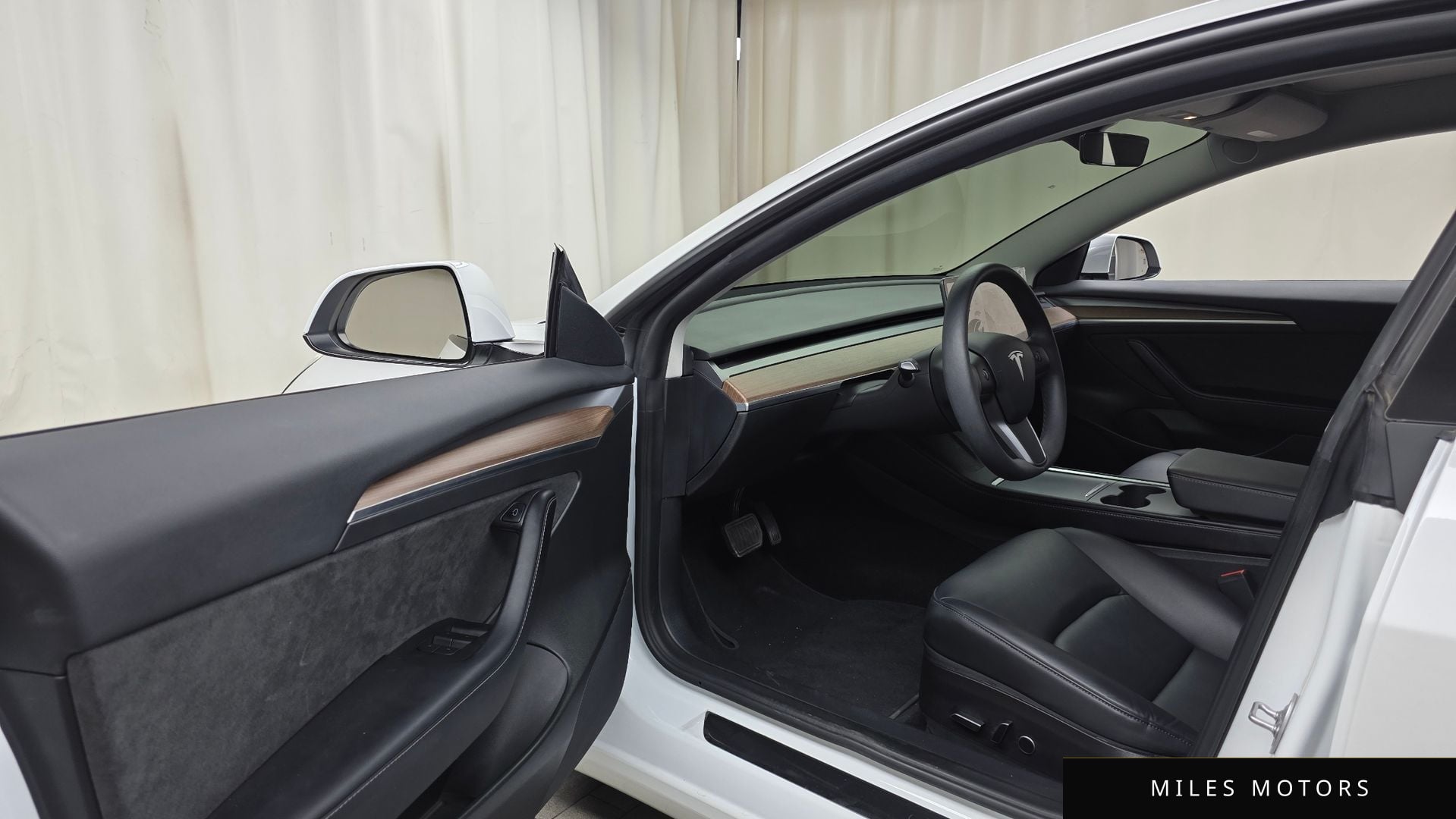 Tesla Model 3 2022 — миниатюра 13