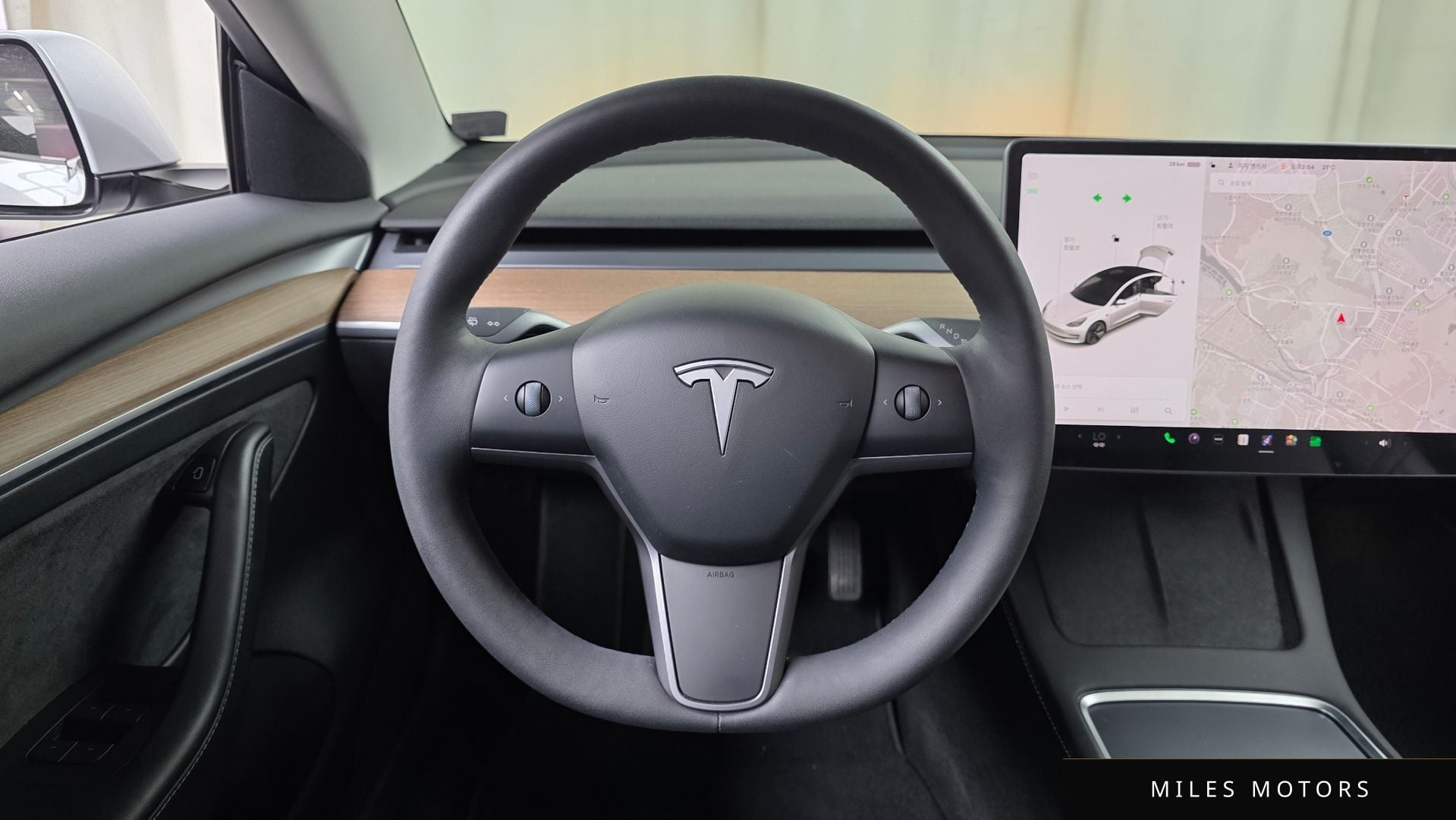 Tesla Model 3 2022 — миниатюра 19