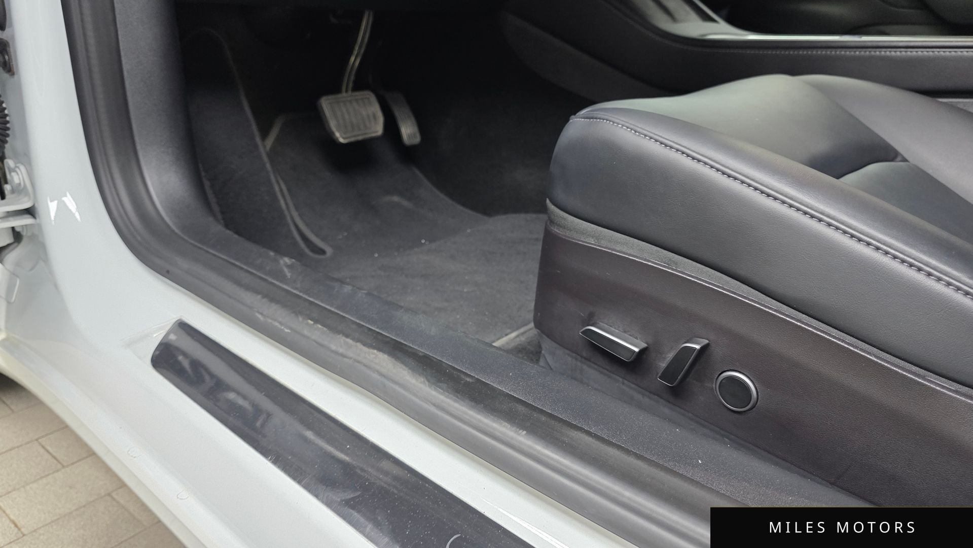 Tesla Model 3 2022 — миниатюра 29