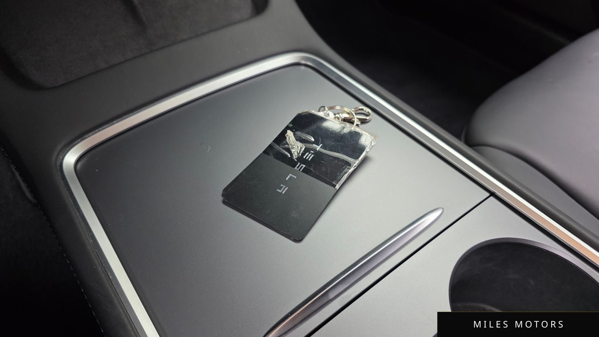Tesla Model 3 2022 — миниатюра 31