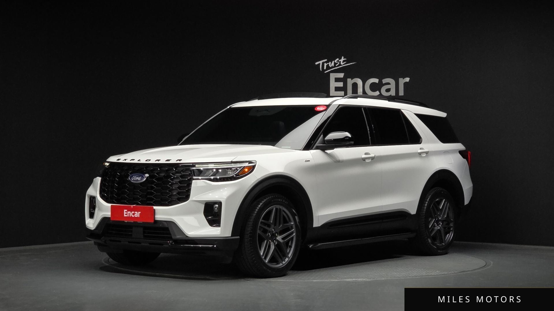 Ford Explorer 2025 — фото 1 из 12