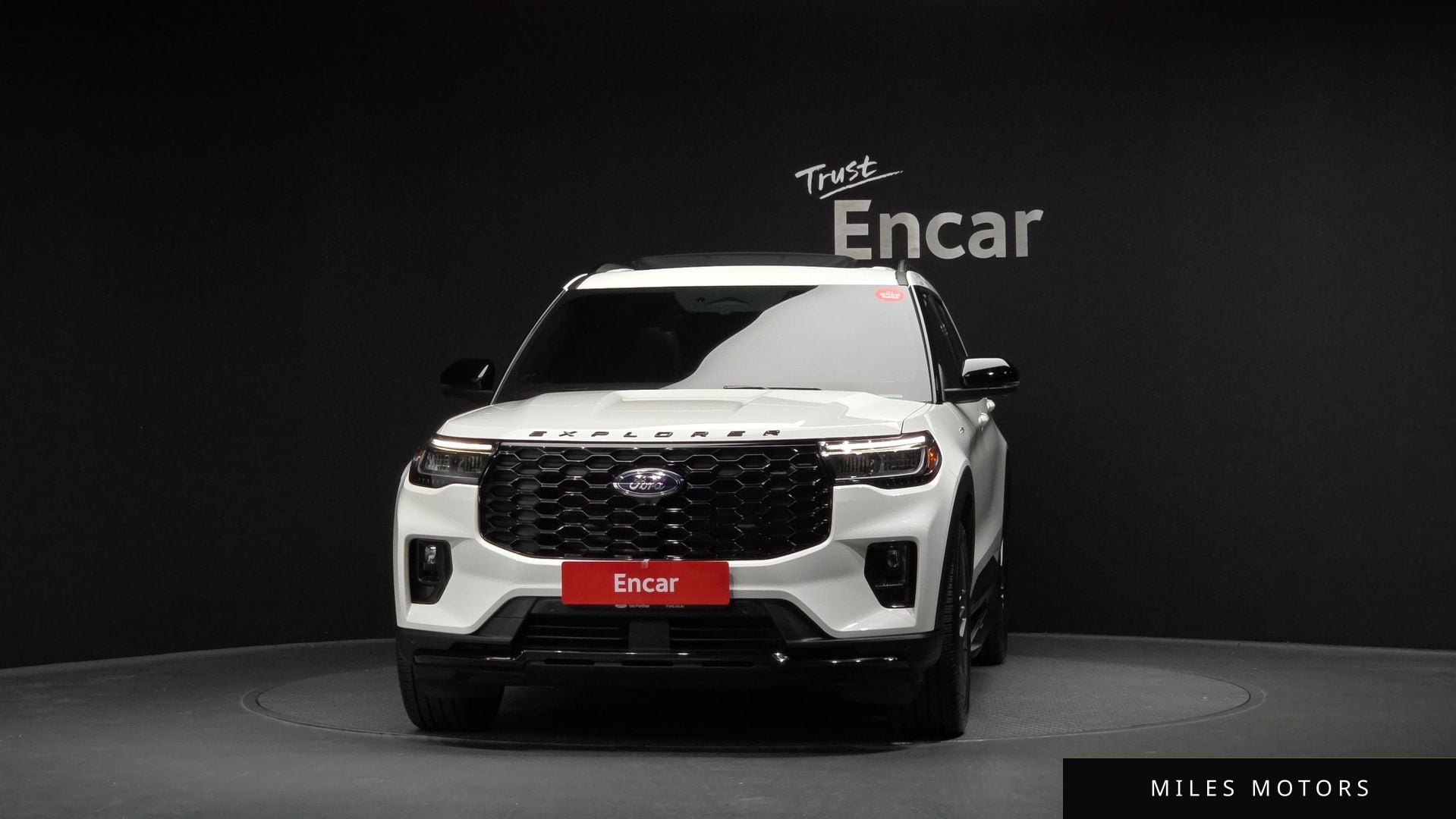 Ford Explorer 2025 — миниатюра 3