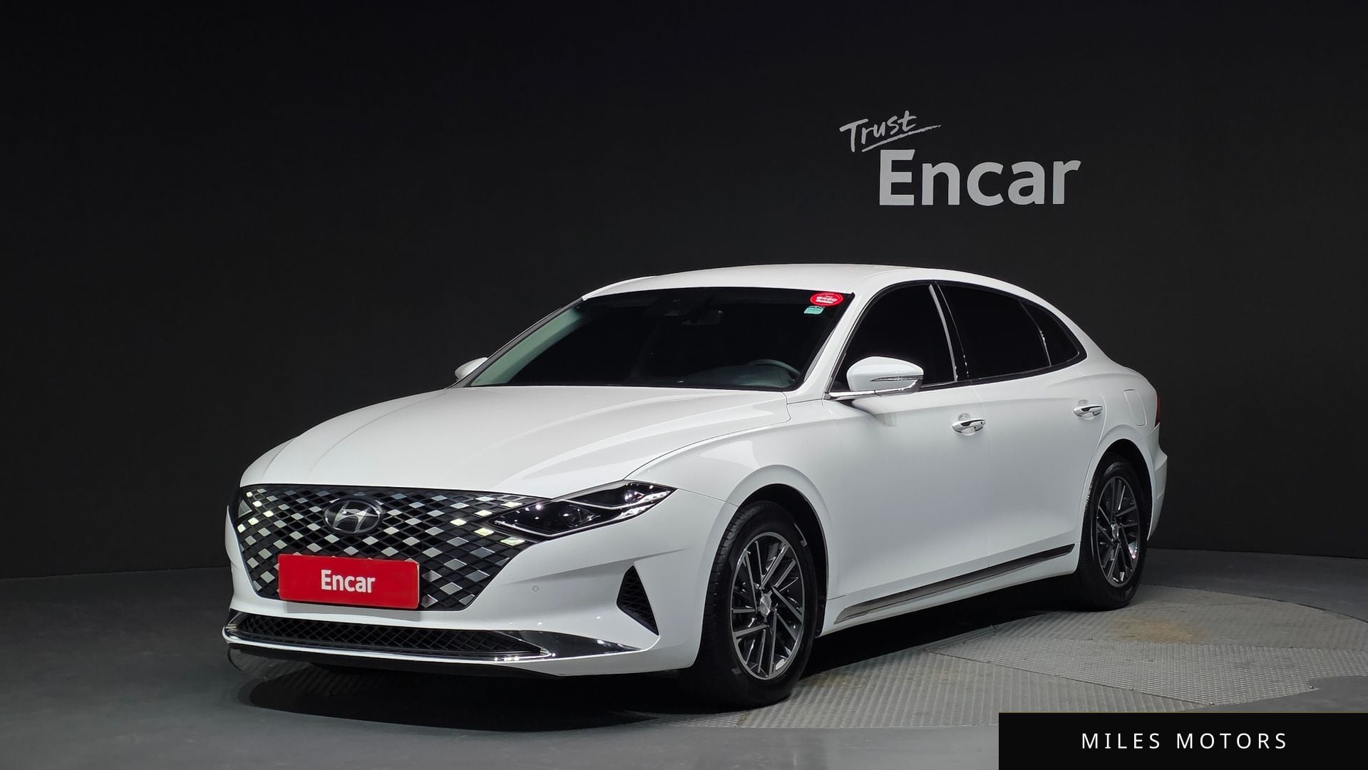 Hyundai Grandeur 2023 — фото 1 из 12