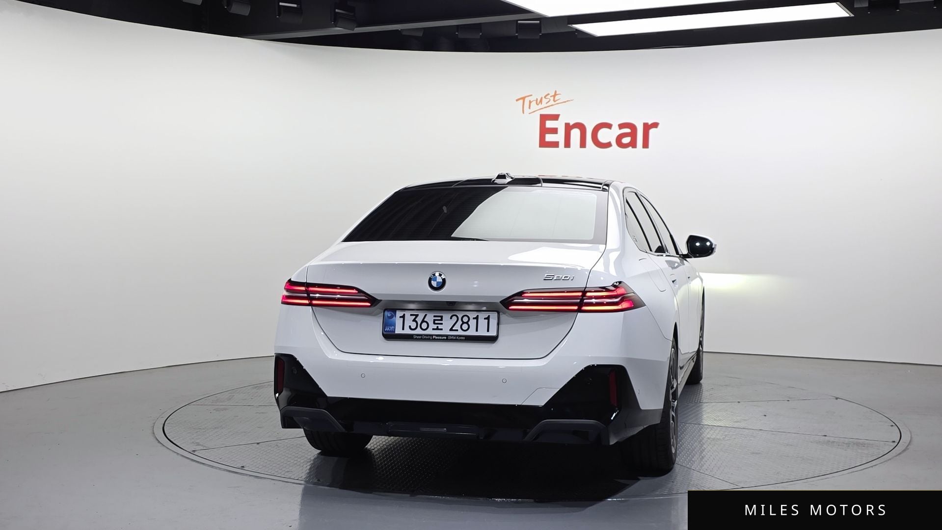 BMW 5 Series (G60) 2025 — миниатюра 4