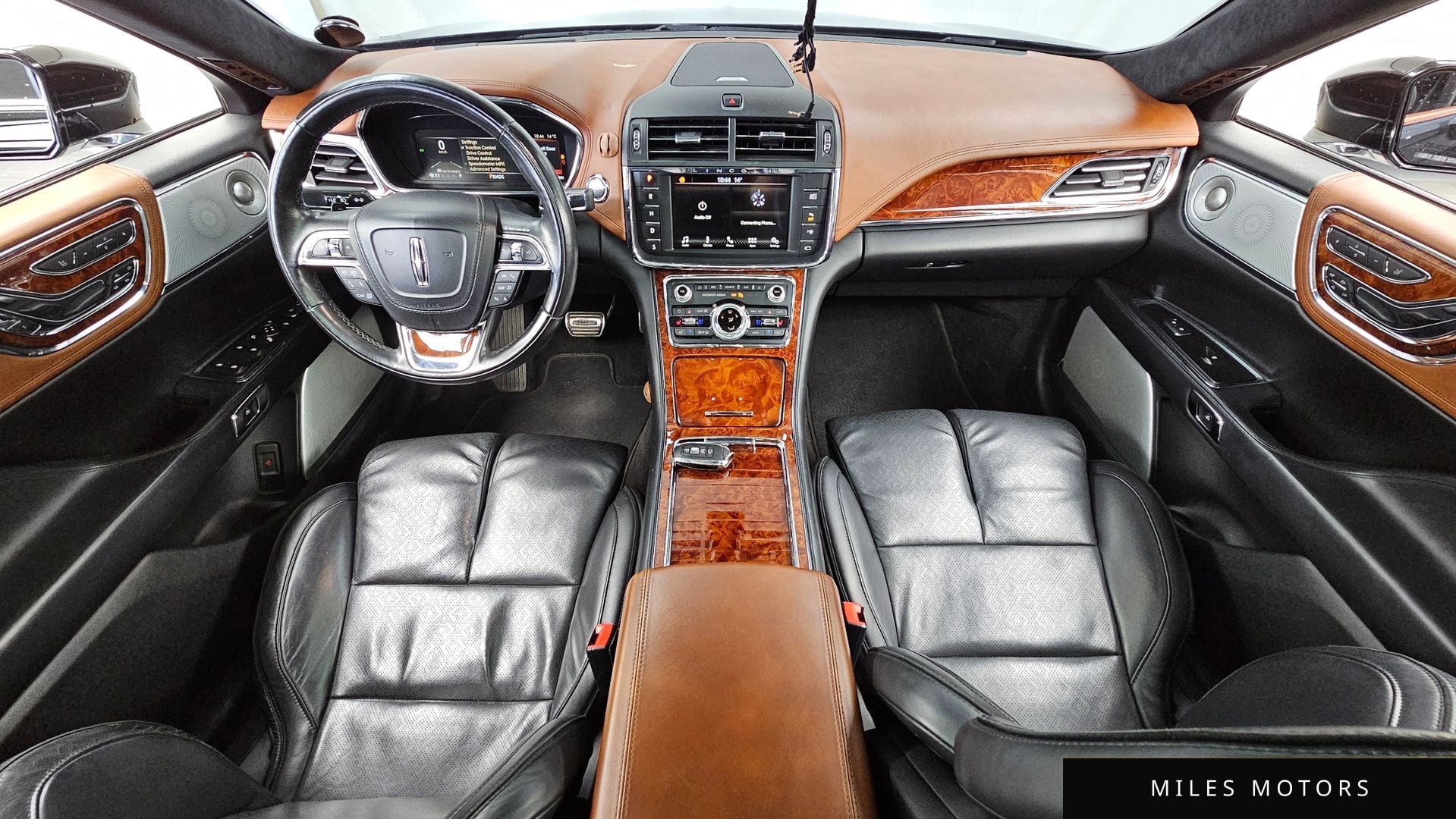 Lincoln Continental 2017 — миниатюра 7