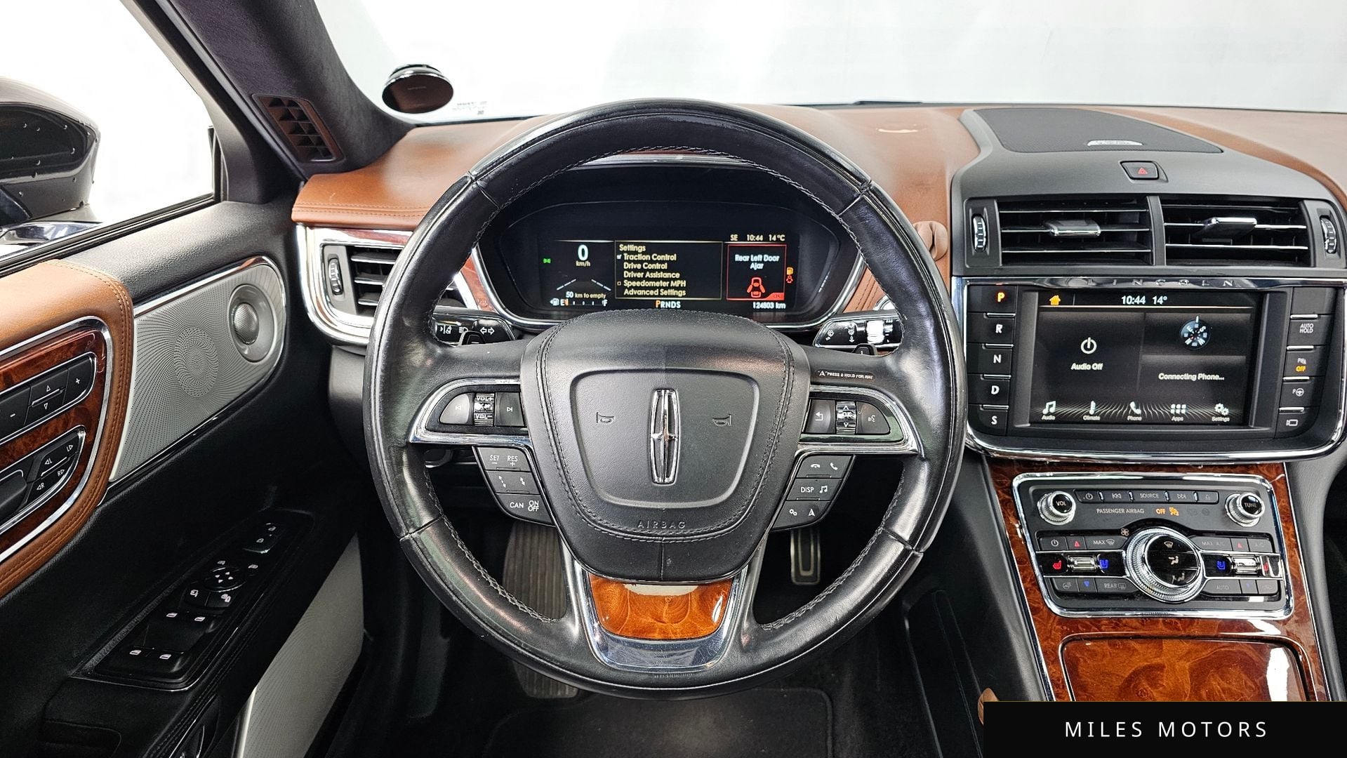 Lincoln Continental 2017 — миниатюра 13