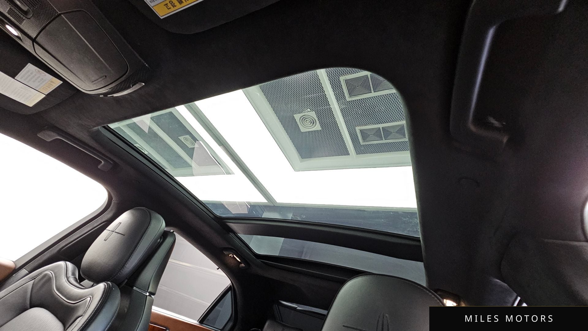 Lincoln Continental 2017 — миниатюра 18