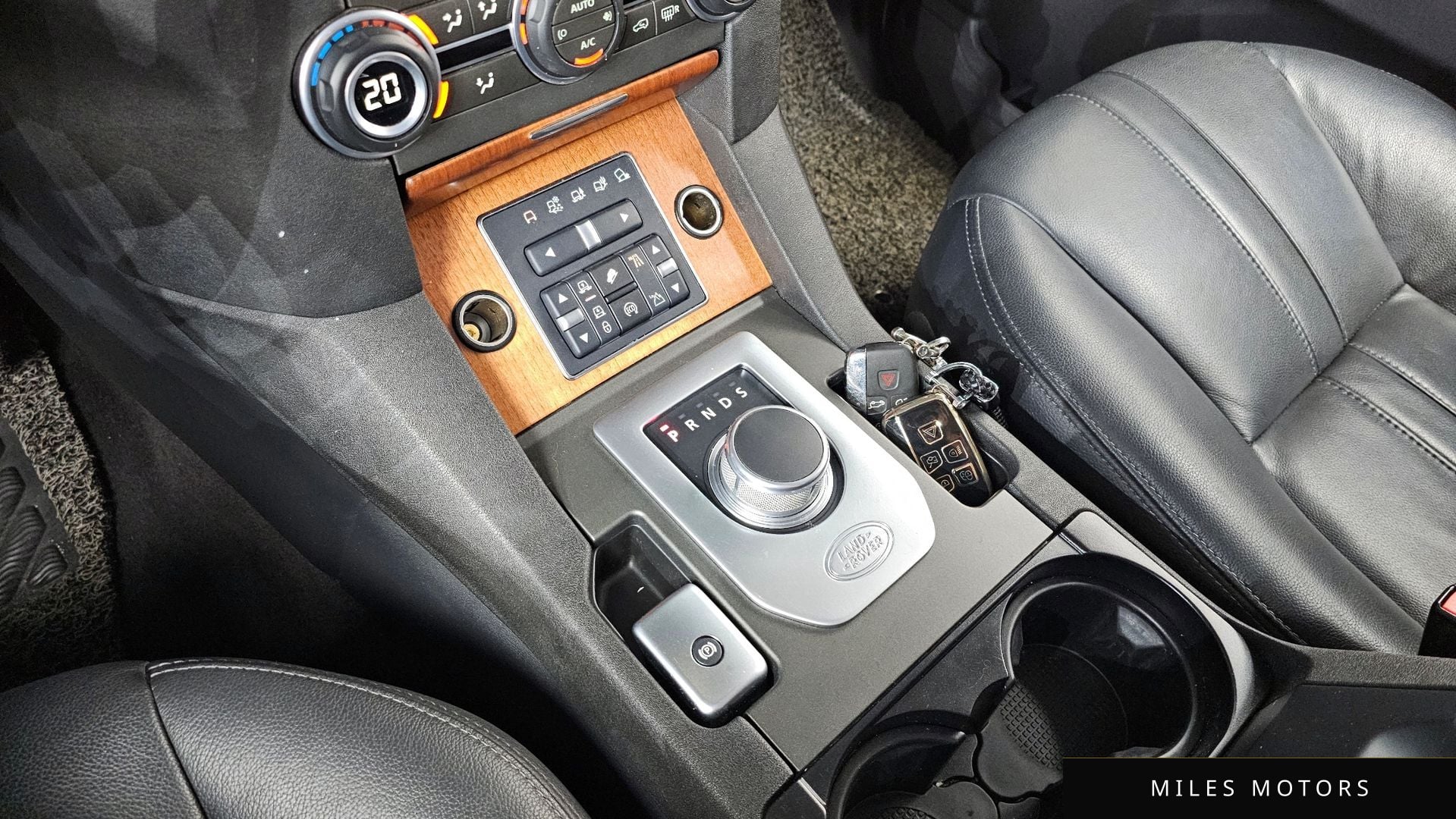 Land Rover Discovery 2015 — миниатюра 9