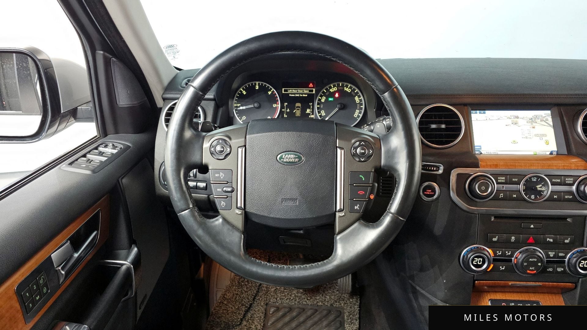Land Rover Discovery 2015 — миниатюра 12