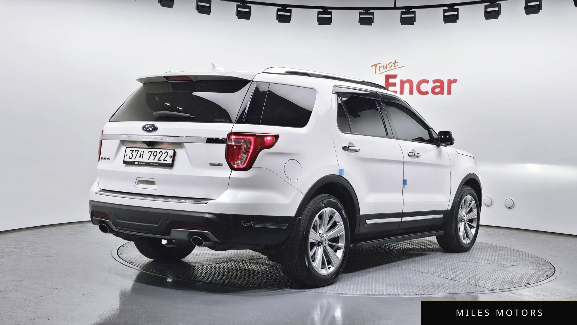 Ford Explorer 2019 — миниатюра 2