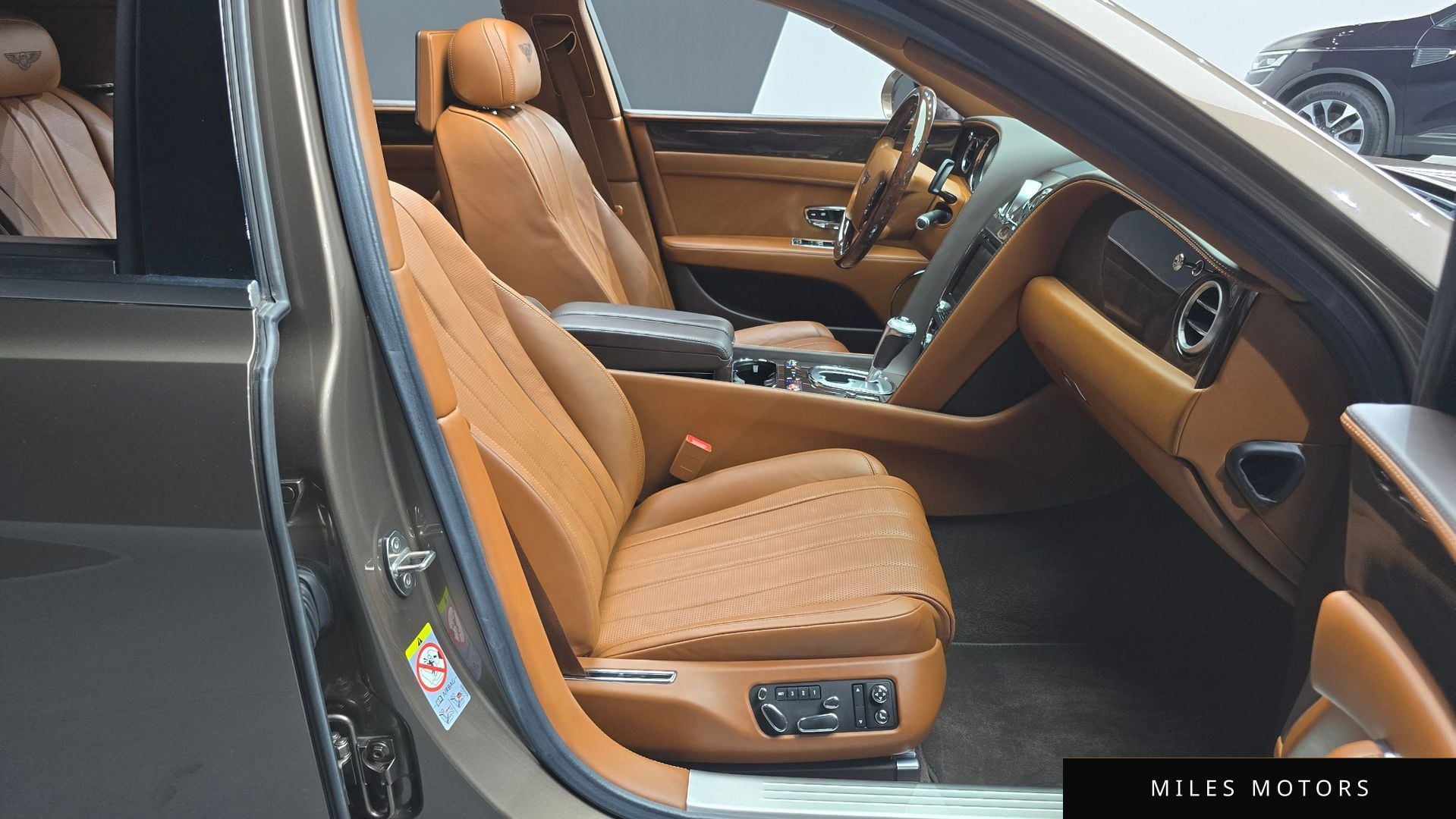 Bentley Flying Spur 2014 — миниатюра 11