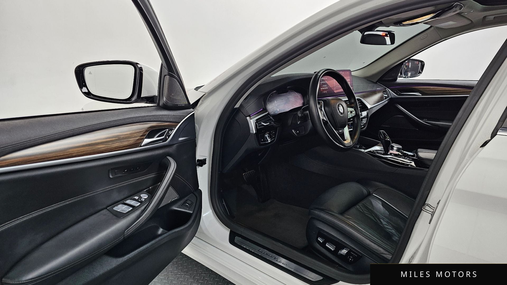 BMW 5 Series (G30) 2023 — миниатюра 12